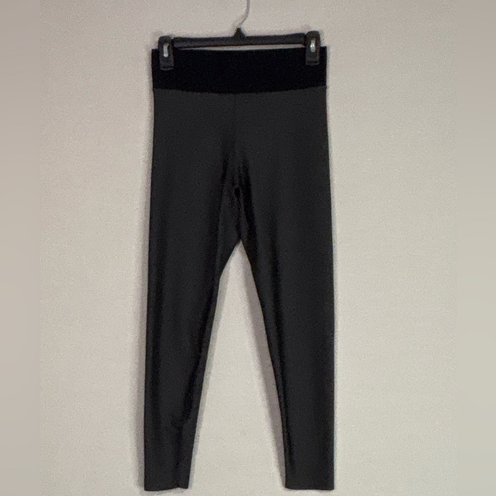 Ultracor Black High Rise Cropped Leggings Size M Luxury Activewear Made USA